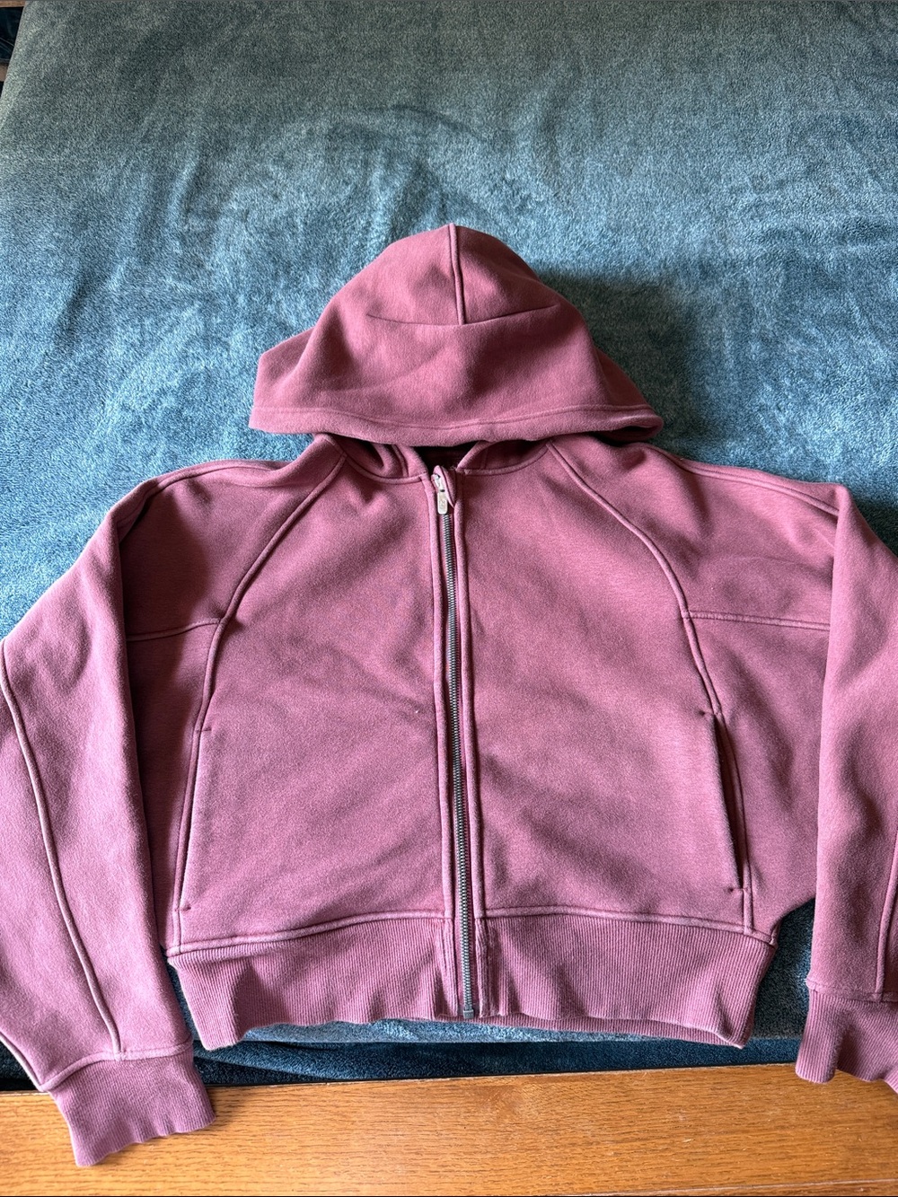 Lululemon Thick Fleece Zip Hoodie
Smoky Red